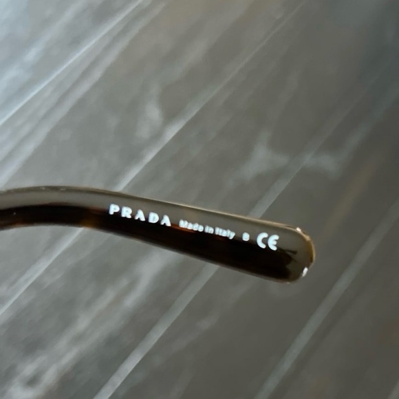 Authentic Prada Baroque tortoise sunglasses. - Picture 8 of 9